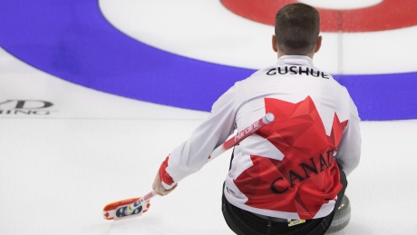 Brad Gushue clinches playoff berth at men's curling worlds
